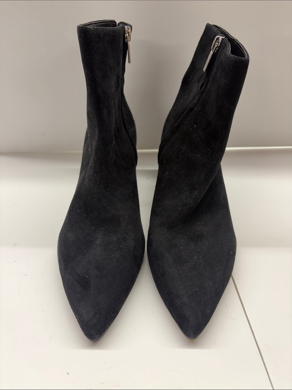 New Marc Fisher Classic Black Pointed-Toe Suede Ankle Boots Women’s size 8 - Picture 2 of 7
